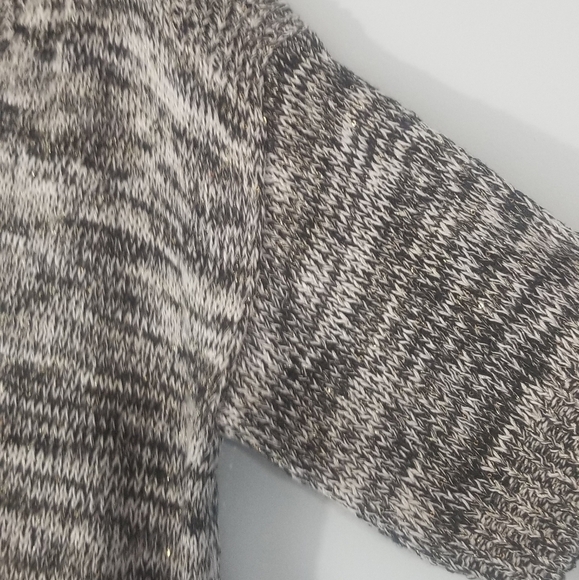 Ana Sweater Tee. Black & White Knit w/ Gold Sequins. Bow Tie Accent on Back. XL. - Picture 5 of 8